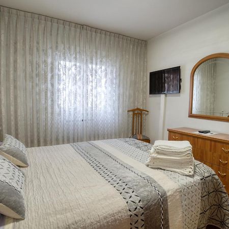 Apartamento Muy Amplio, Con Wifi Y A 12 Minutos Del Centro Gijón Dış mekan fotoğraf