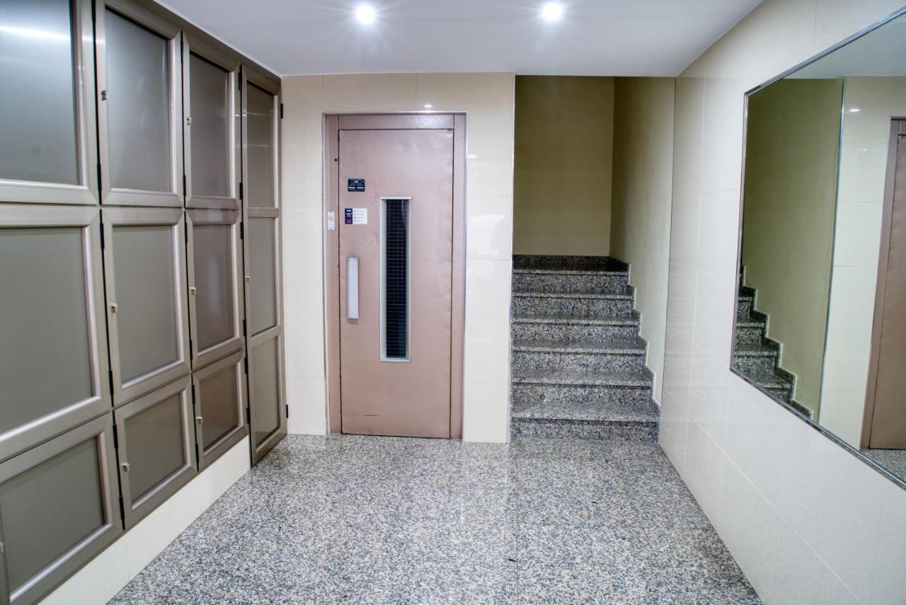 Apartamento Muy Amplio, Con Wifi Y A 12 Minutos Del Centro Gijón Dış mekan fotoğraf