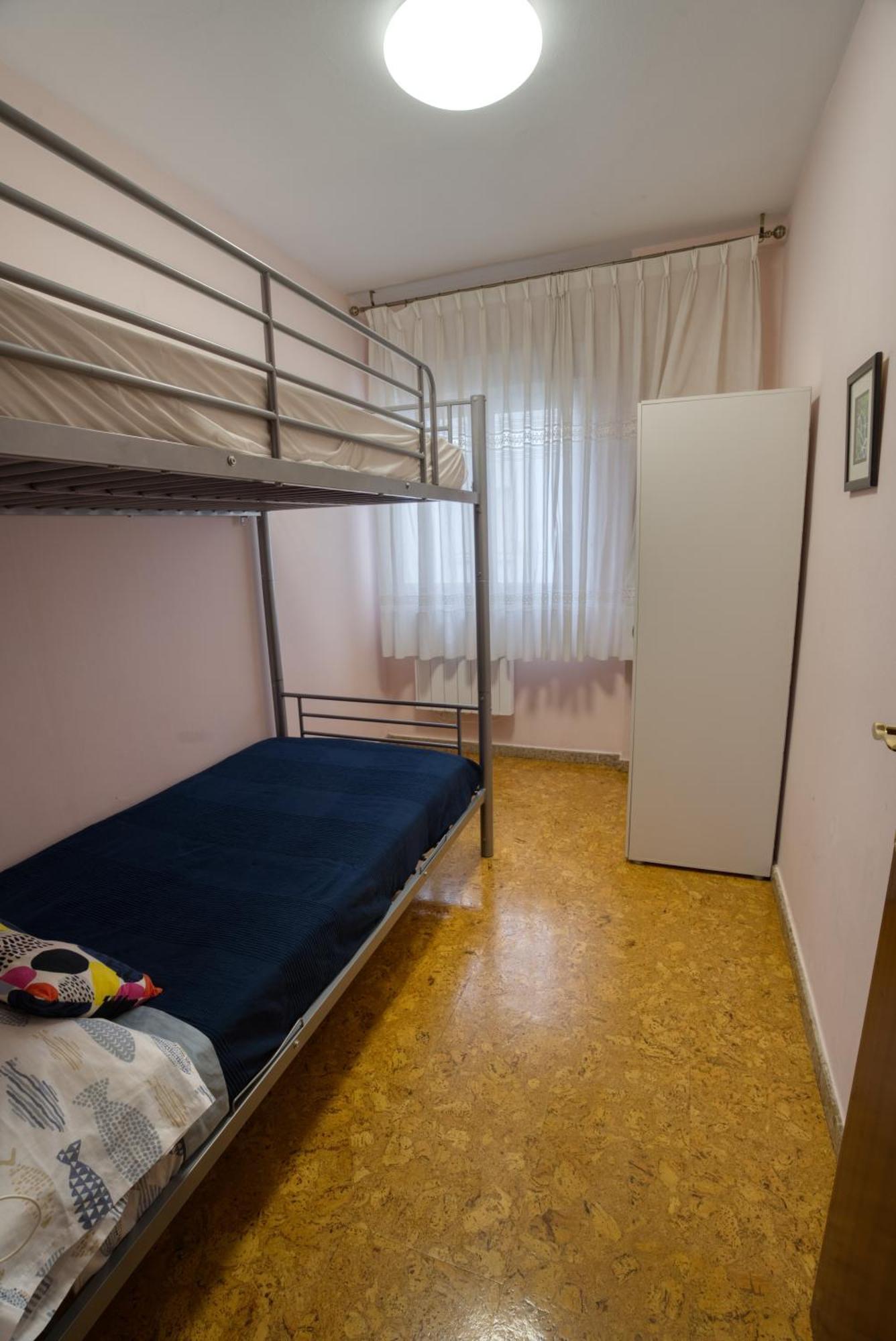 Apartamento Muy Amplio, Con Wifi Y A 12 Minutos Del Centro Gijón Dış mekan fotoğraf