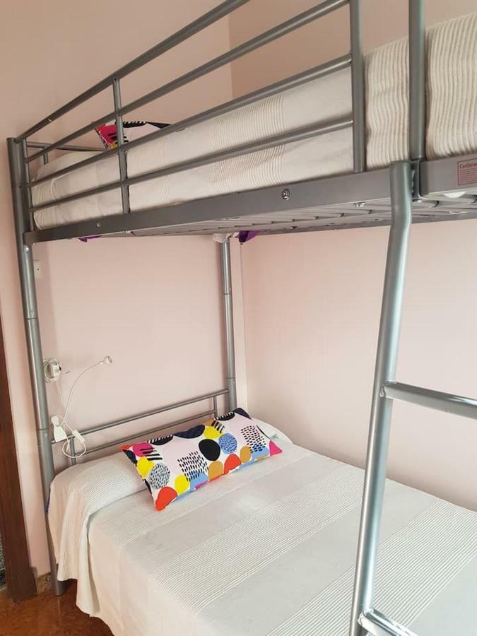 Apartamento Muy Amplio, Con Wifi Y A 12 Minutos Del Centro Gijón Dış mekan fotoğraf